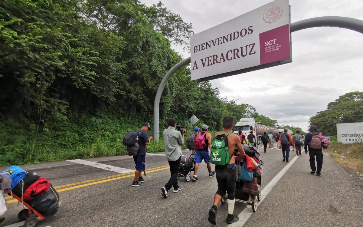 Tras 11 días, la caravana migrante sale de Oaxaca y ya está en Veracruz