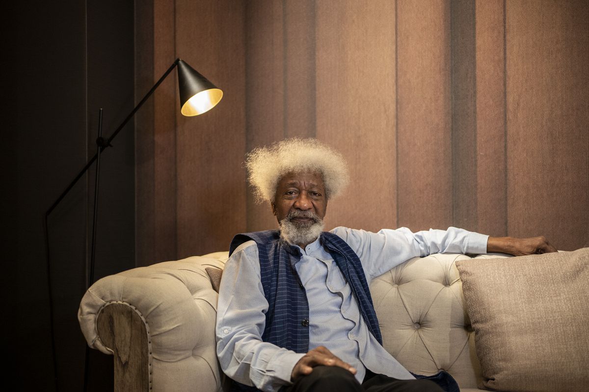 Wole Soyinka: “Tanto el cristianismo como el islam tienen una influencia perniciosa”