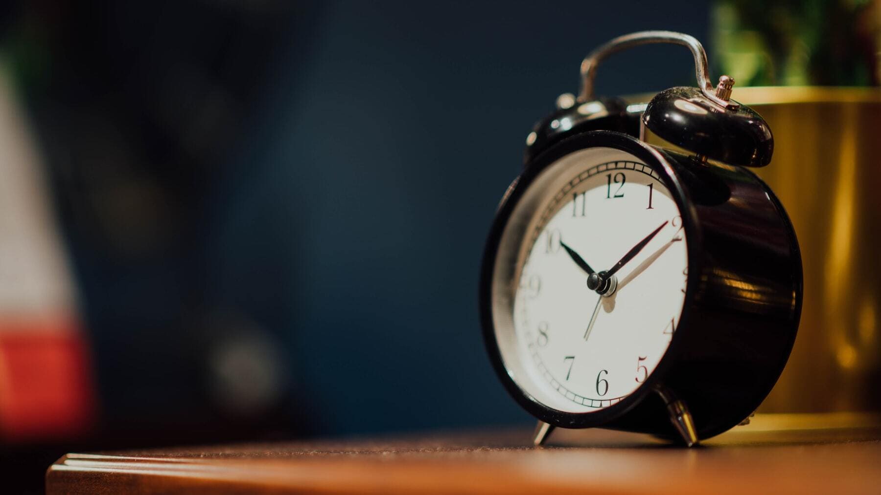 ¿Hay que atrasar o adelantar los relojes hoy?