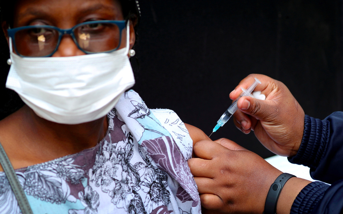 ¿Qué tan preocupante es la variante Omicron?