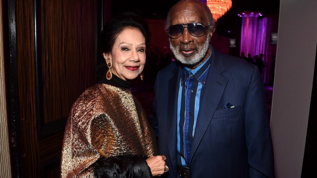 Esposa de Clarence Avant fallece tras tiroteo en su casa en Beverly Hills