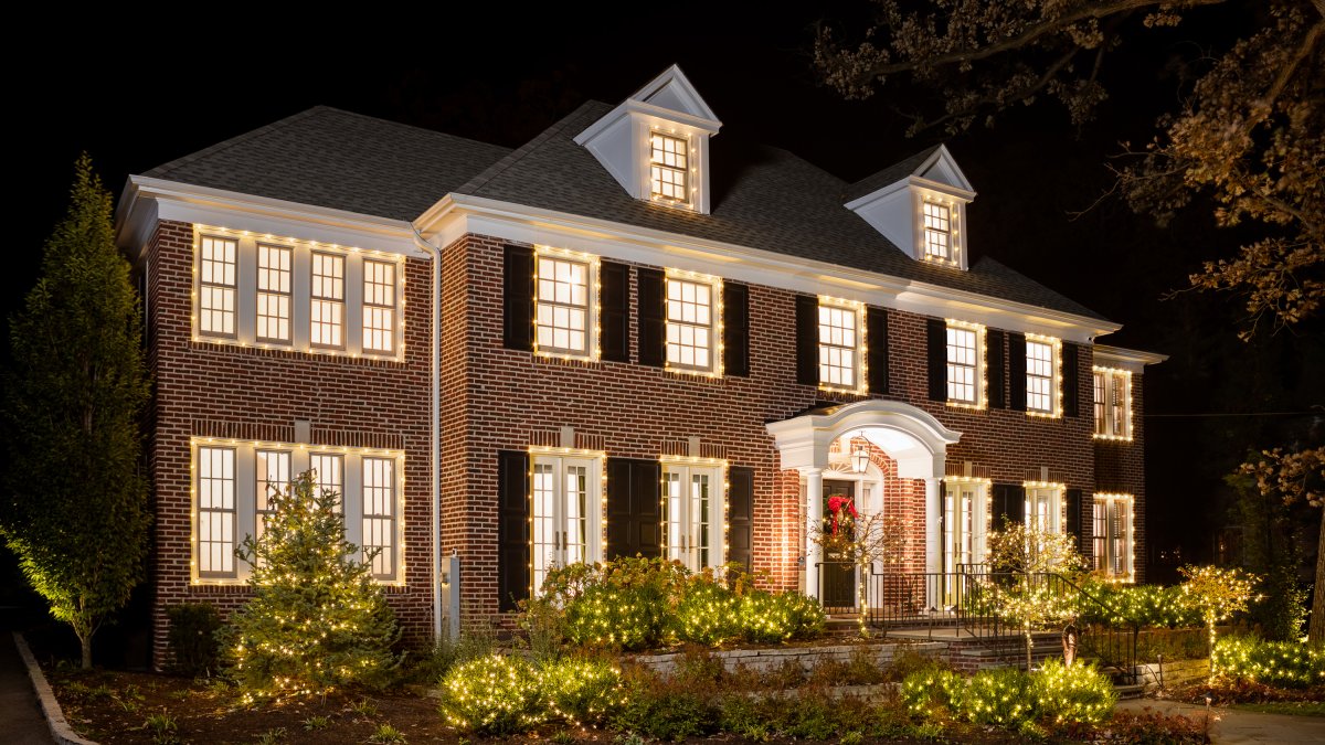 Pronto podrás pasar una noche en la icónica casa de la película “Mi Pobre Angelito” cerca de Chicago