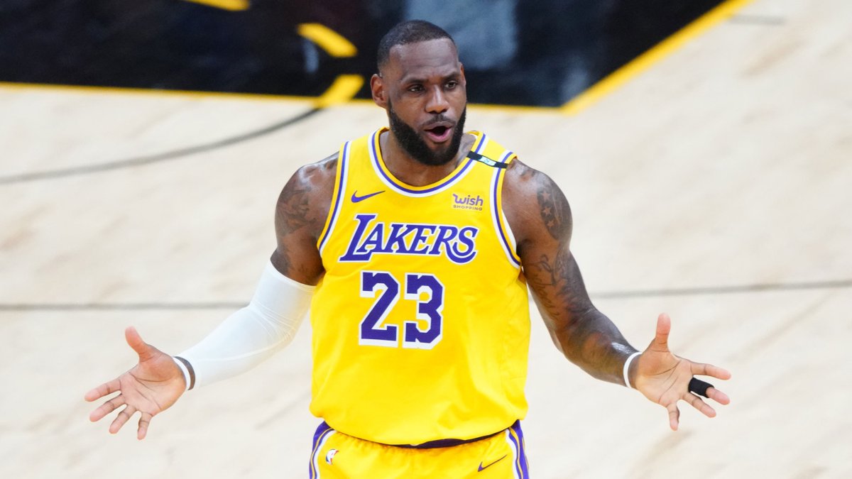 LeBron James se encuentra bajo los protocolos de COVID-19 de la NBA