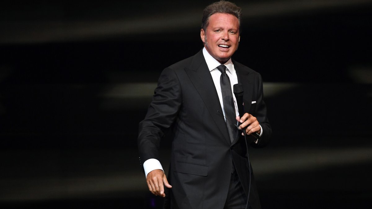 Autora afirma que Luis Miguel “sabe” que su padre mató a su madre