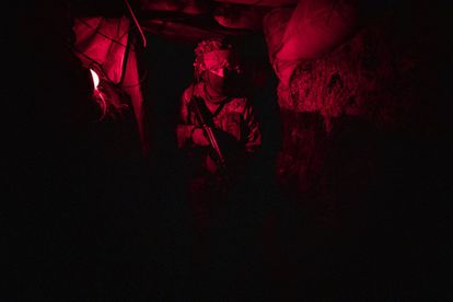 Un soldado ucranio en una trinchera cerca de la ciudad de Avdiivka, en la región de Donetsk.