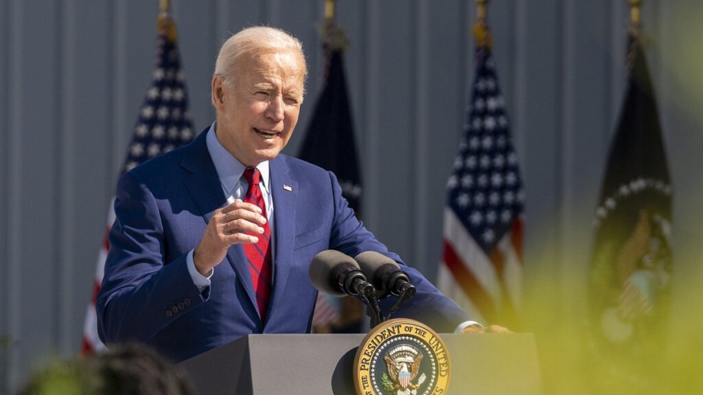 suspenden mandato de vacunas para contratistas federales de EEUU