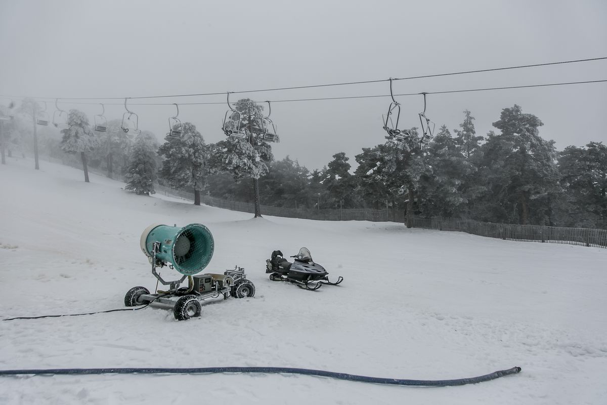 La justicia de Castilla y León permite que Navacerrada abra pese a la oposición del Gobierno central