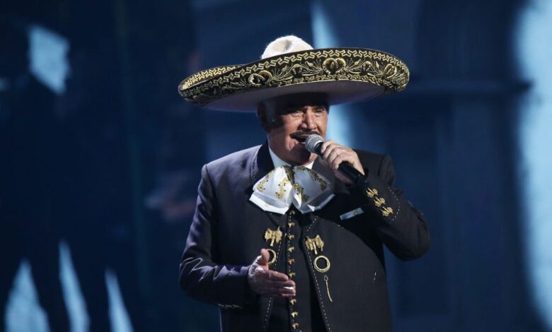 El presidente Biden extiende sus condolencias por la muerte de Vicente Fernández