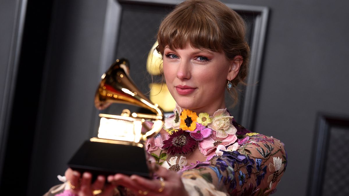 Taylor Swift celebra un icónico 32º cumpleaños con una fiesta íntima con pruebas de coronavirus