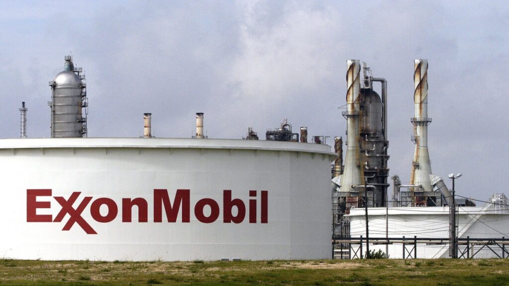 varios heridos tras explosión en planta de ExxonMobil