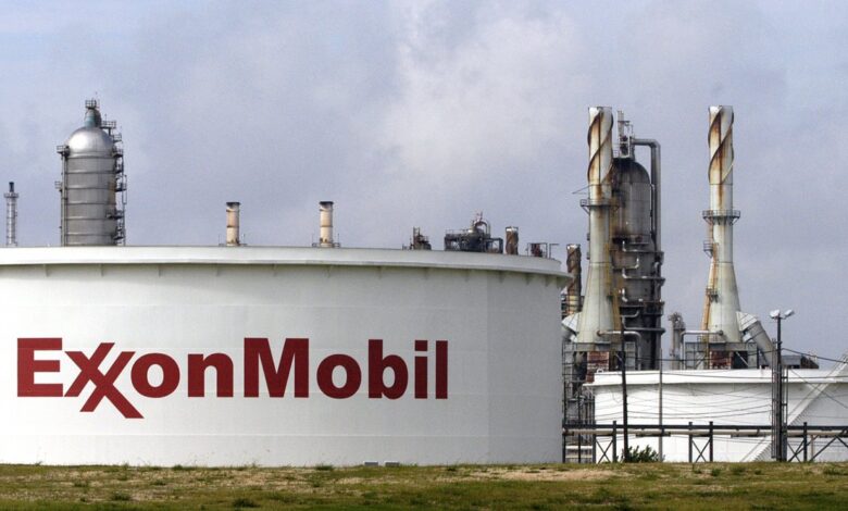 varios heridos tras explosión en planta de ExxonMobil