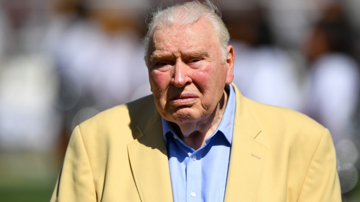 Fallece John Madden, legendario entrenador ganador del Super Bowl y locutor de la NFL