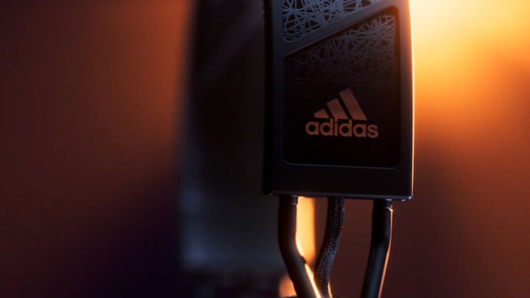 Adidas lanzará auriculares inalámbricos que funcionan con energía solar
