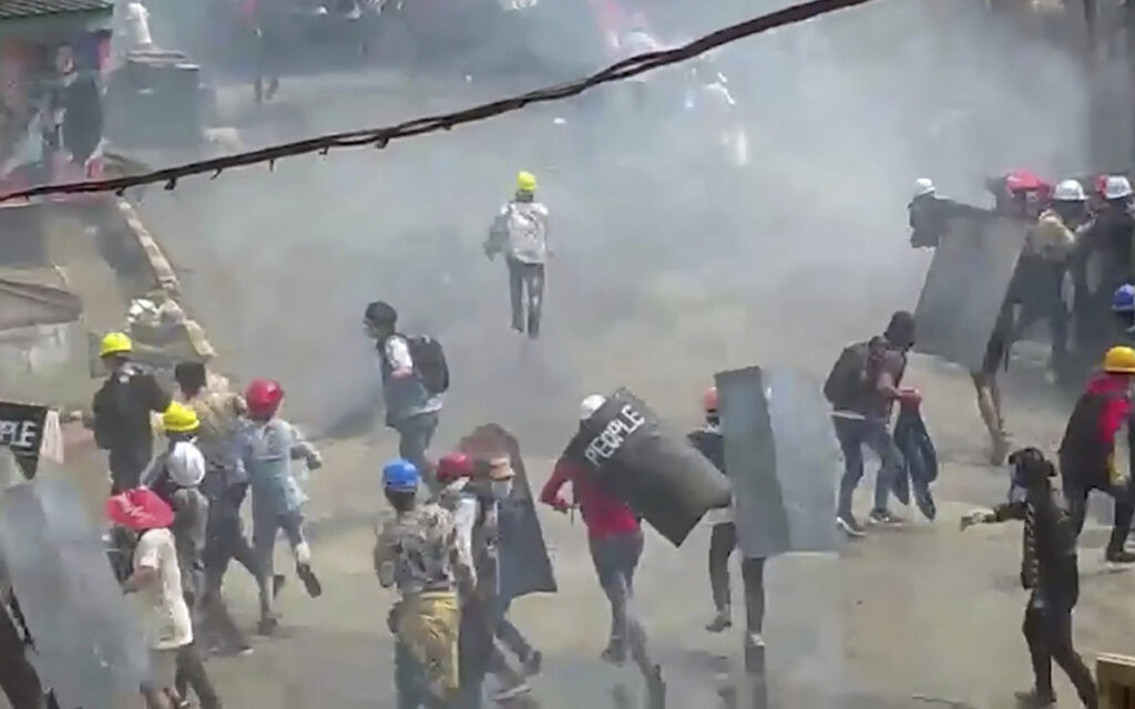 Al menos 38 muertos tras un ataque en el este de Myanmar atribuido a la junta militar