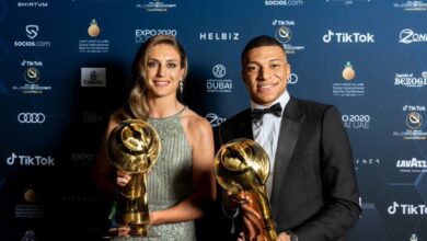 Alexia Putellas y Kylian Mbappé reciben el Globe Soccer Award | Video