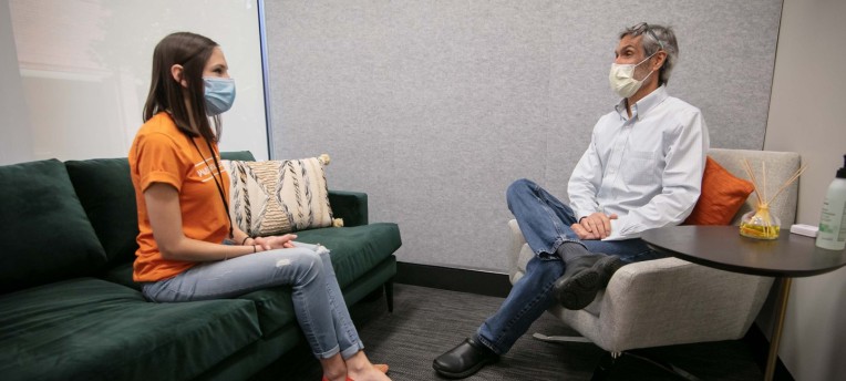 Amazon está probando clínicas de atención médica para trabajadores cerca de sus almacenes