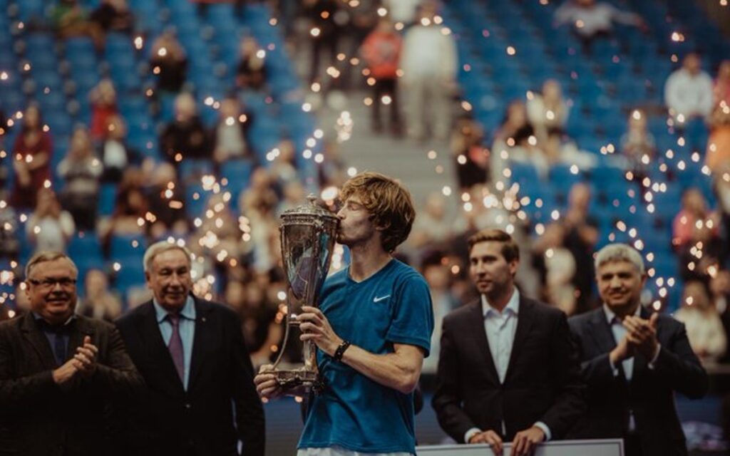 Andrey Rublev, sexto contagiado de Covid-19 en Abu Dabi | Tuit