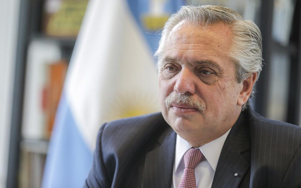 Argentina pagará 1.900 millones de dólares al FMI con fondos de derechos especiales de giro: Reuters