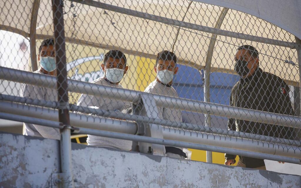 Biden pide a la Corte Suprema de EU decidir sobre el programa 'Quédate en México'