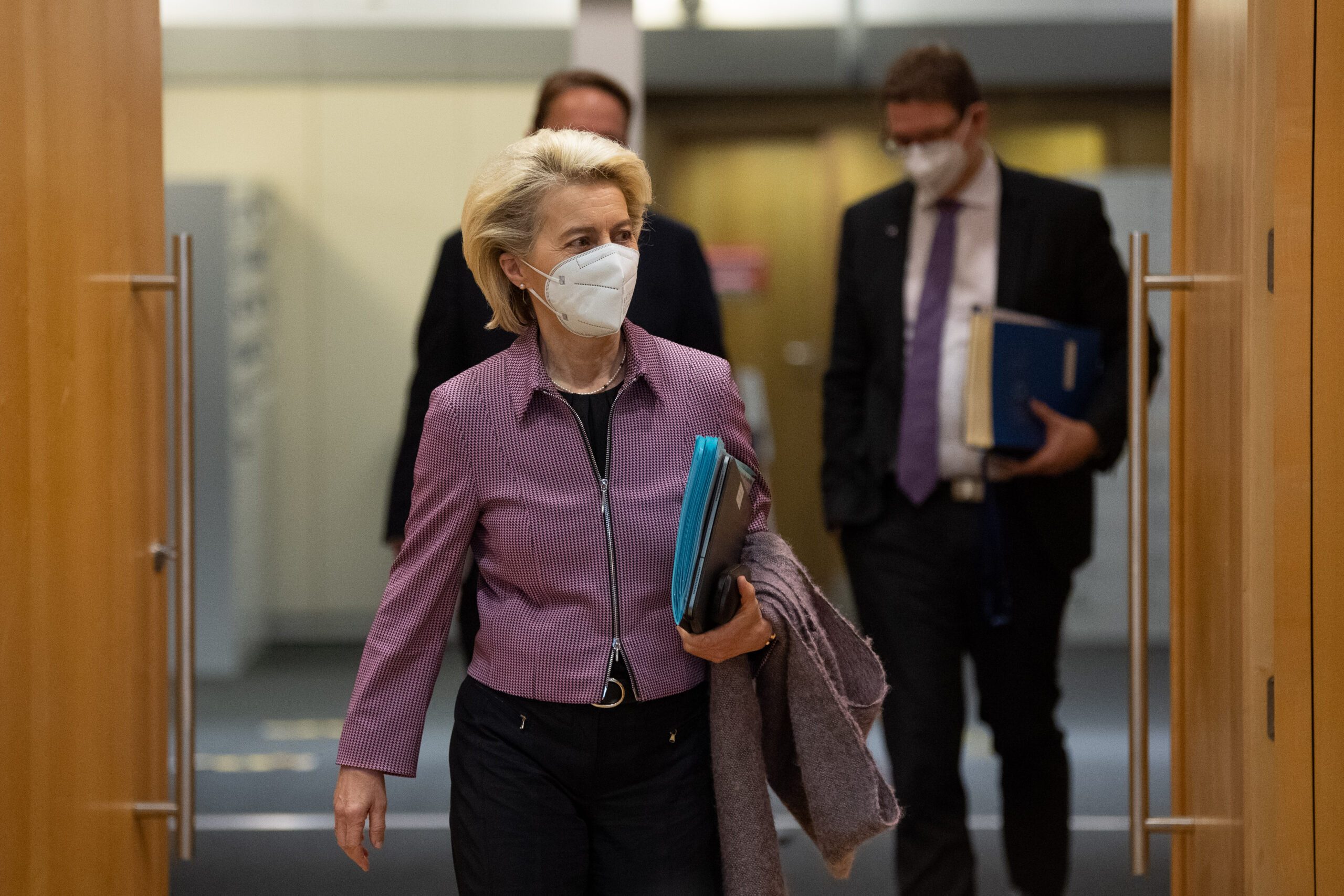 Bruselas trata de frenar la rebelión del Constitucional polaco contra las normas europeas