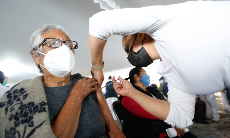 CDMX comienza aplicación de tercera dosis de vacuna Covid este martes