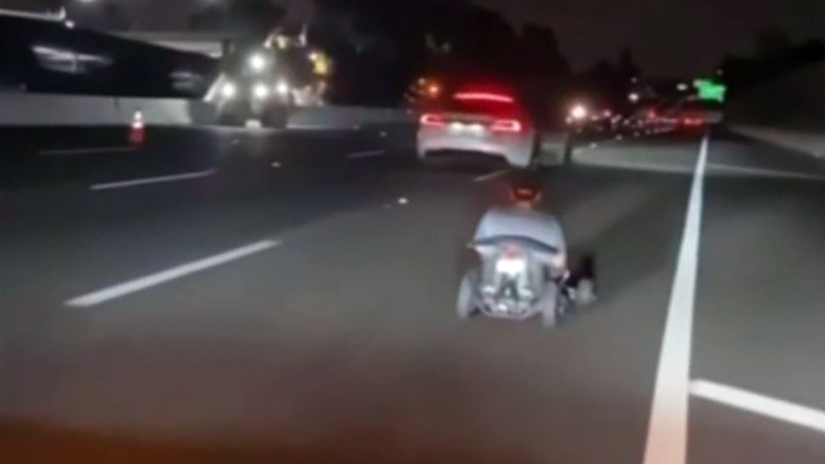 CHP detiene un kart en la Autopista 101 en Los Ángeles