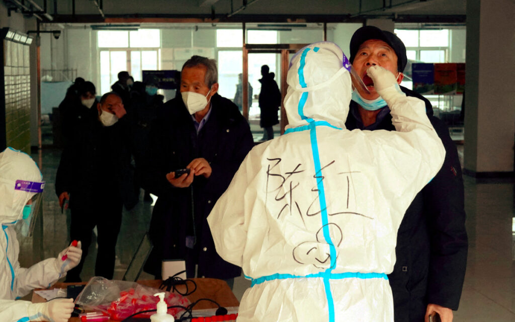 Casos locales de Covid en China aumentan por cuarto día mientras se expande el brote en Xian