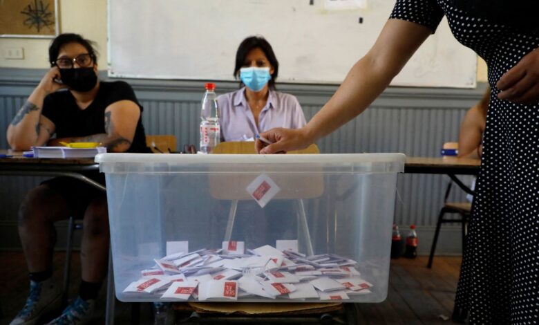 Chile: cierran las urnas y comienza el recuento público de las elecciones presidenciales