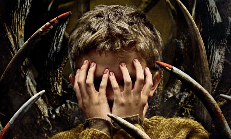Cómo Antlers se compara con el cuento original "The Quiet Boy"