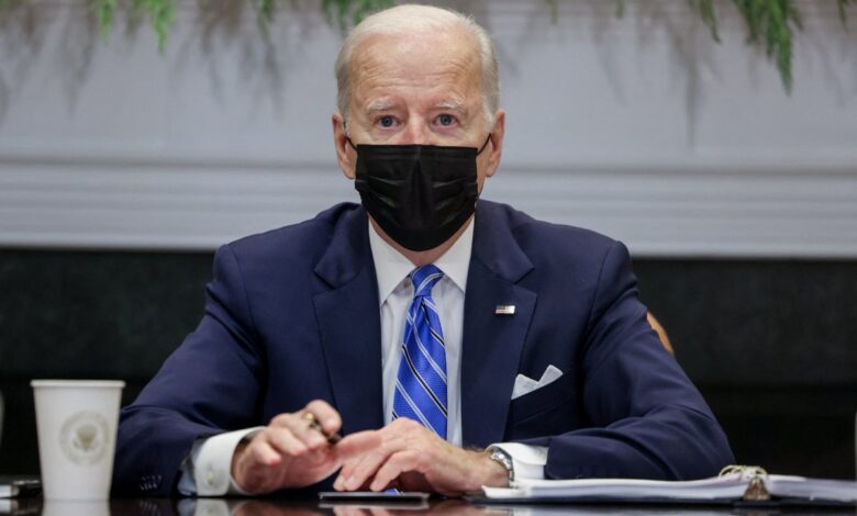 Contagios de ómicron aumentarán en EU ‘para los no vacunados’: Biden