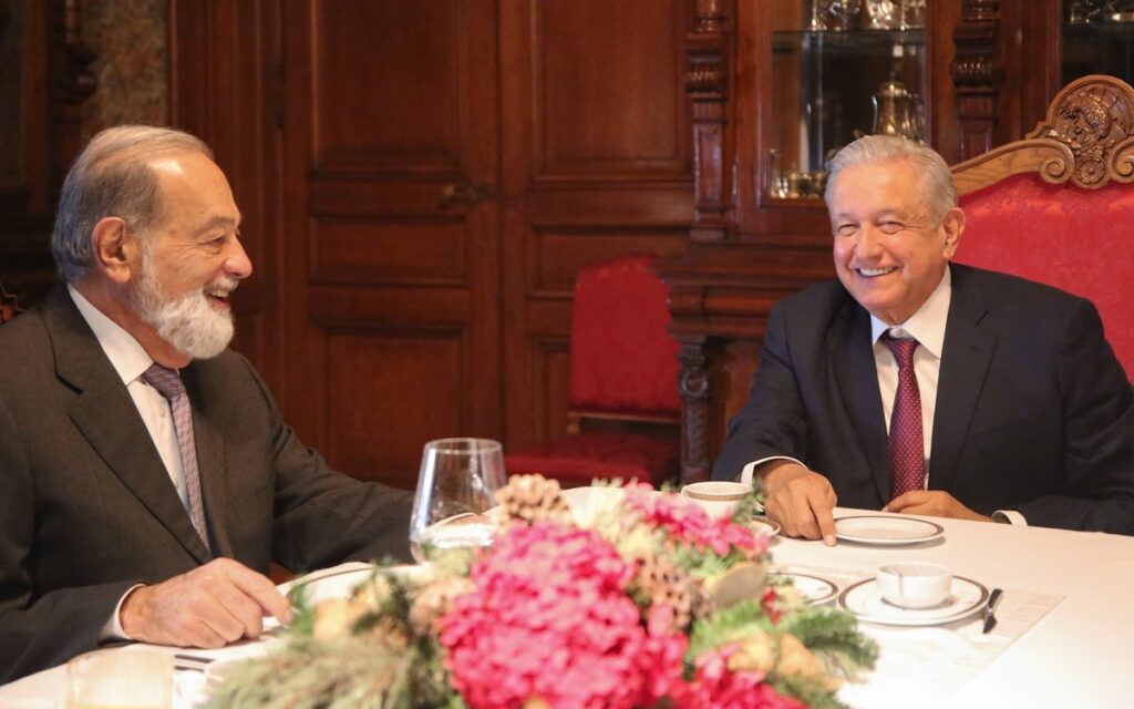 Desayuna AMLO con Slim | Tuit