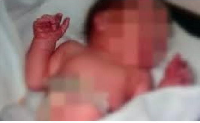 Ebrios padres abandonan a bebé de un año en la calle, fueron detenidos y rescatado el menor