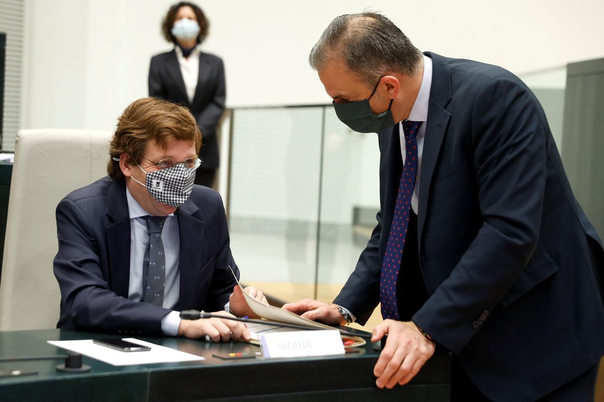 El culebrón de los presupuestos de Almeida llega a su capítulo final con el voto telemático como último suspense