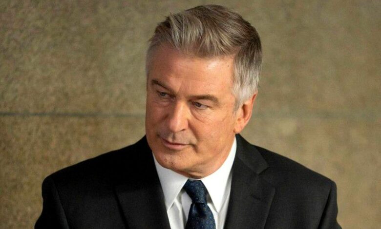 El teléfono de Alec Baldwin fue solicitado por la policía en una investigación por tiroteo en Rust