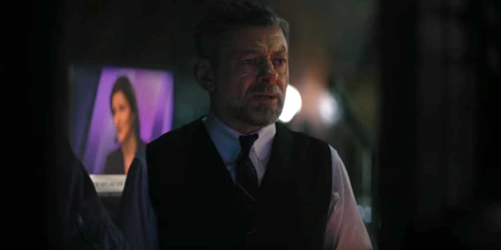 En qué se diferencia la relación entre Batman y Bruce Wayne y Alfred