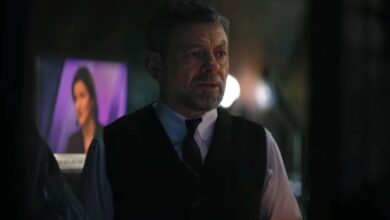 En qué se diferencia la relación entre Batman y Bruce Wayne y Alfred