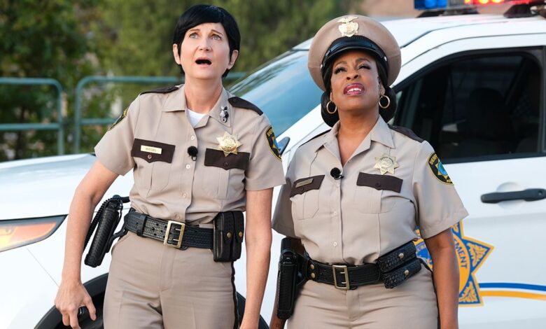 Entrevista a Kenney-Silver, Nash, Alazraqui & Roberts: ¡RENO 911! La caza de QAnon