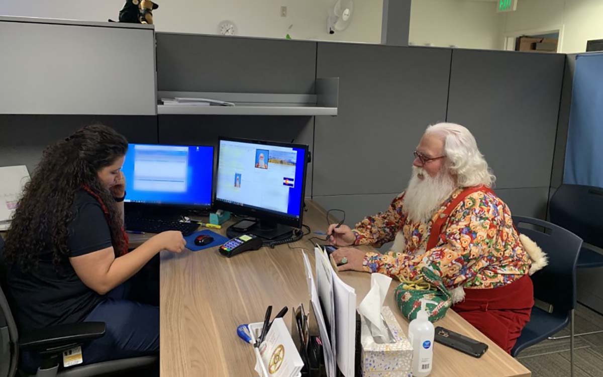 Estados Unidos: ‘Santa Claus’ solicita permiso para portar una pistola oculta en Texas