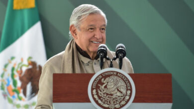 Exigimos respeto a los paisanos y a México: AMLO