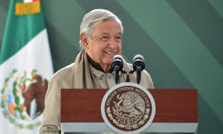 Exigimos respeto a los paisanos y a México: AMLO
