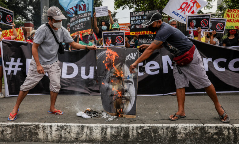 Filipinas elige entre la autocracia de dos clanes familiares y el aperturismo de la enemiga de Duterte
