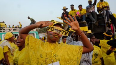 Gambia pone a prueba su joven democracia con unas reñidas elecciones