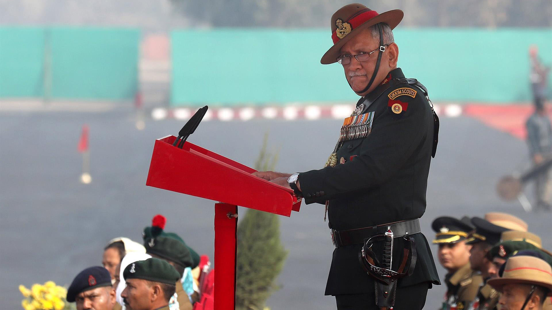 Helicóptero se estrella con el Jefe del Ejército de India a bordo