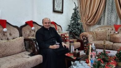 Gabriel Romanelli, párroco de la iglesia de la Sagrada Familia, el día 14 en Gaza. / J. C. S.