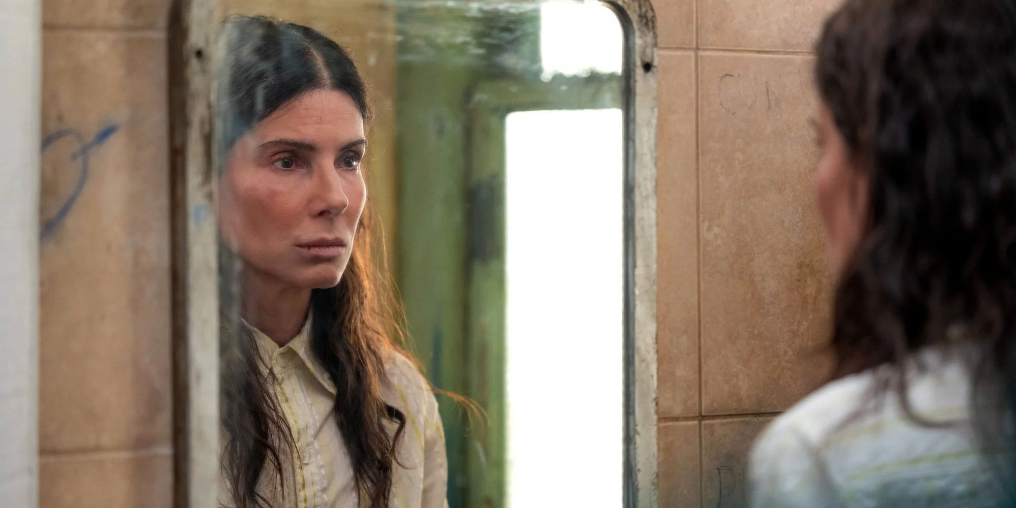 La revisión imperdonable: Bullock brilla en un drama criminal de arrestos, pero desigual