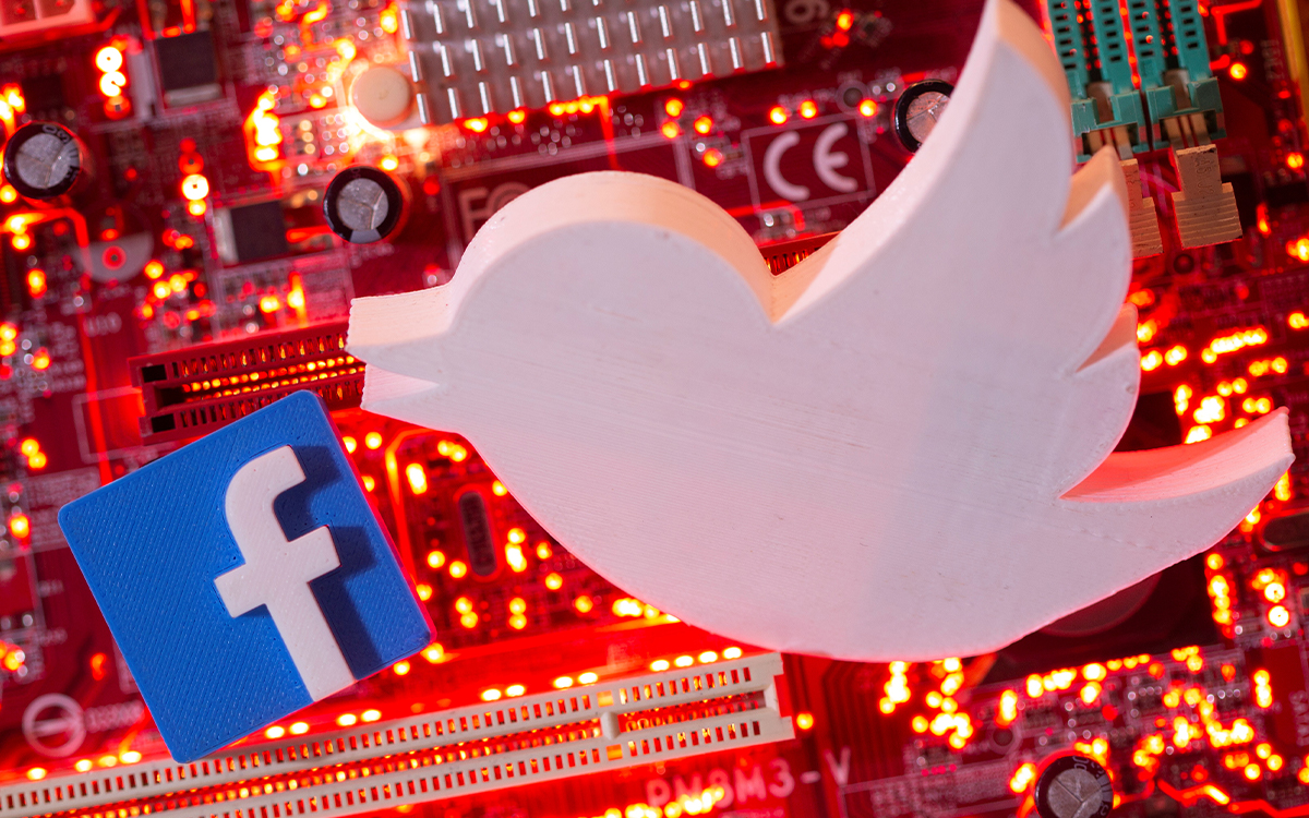 La violencia digital contra las mujeres y el mito del 'sexting seguro' | Artículo