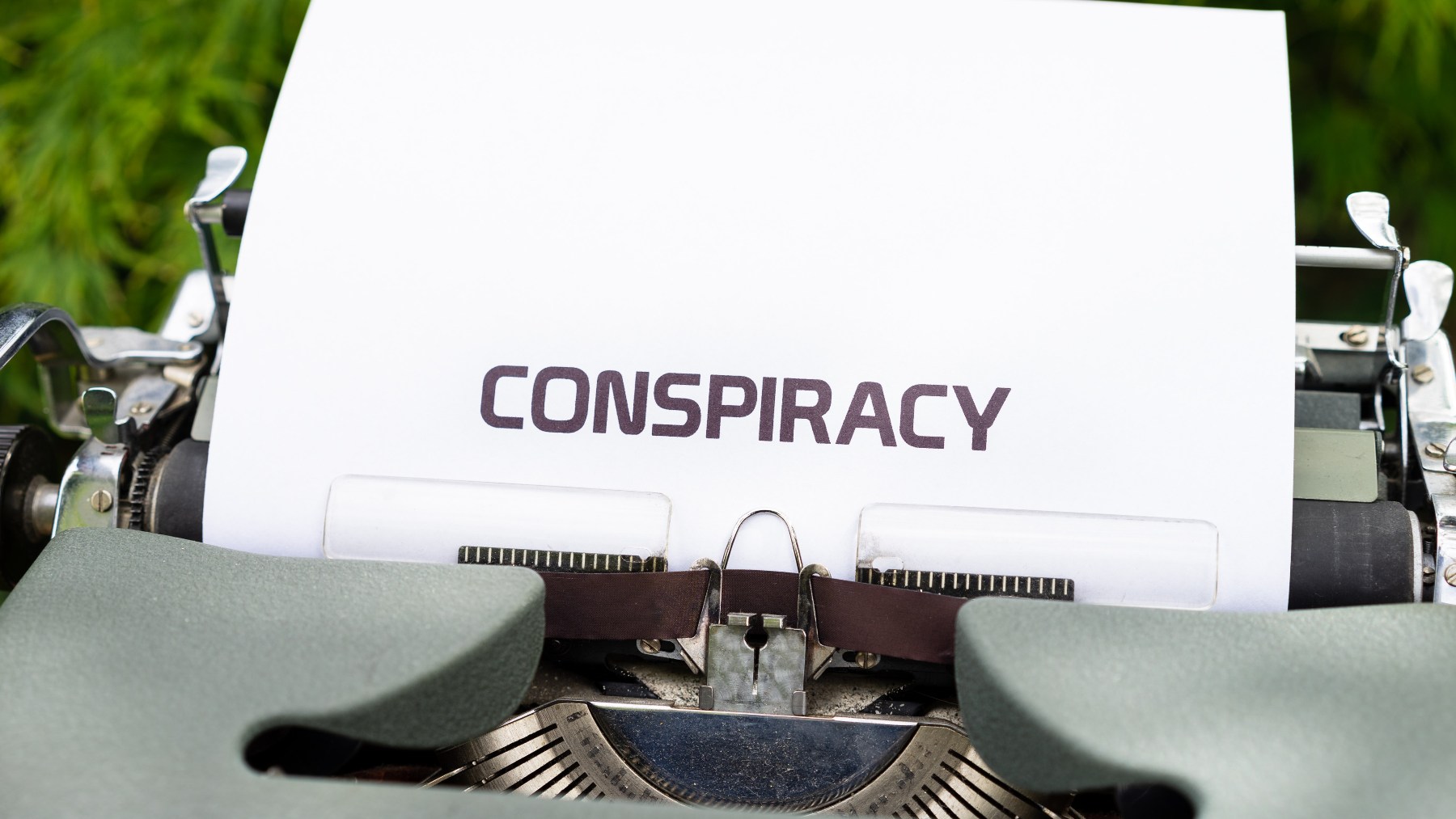 Las teorías de la conspiración más locas del planeta