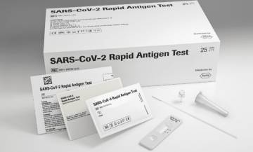 Un test de antígenos de Roche.