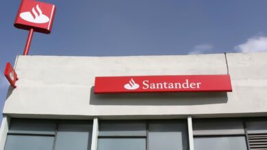 Matriz española controlará el 96.16% de Santander México tras recomprar acciones