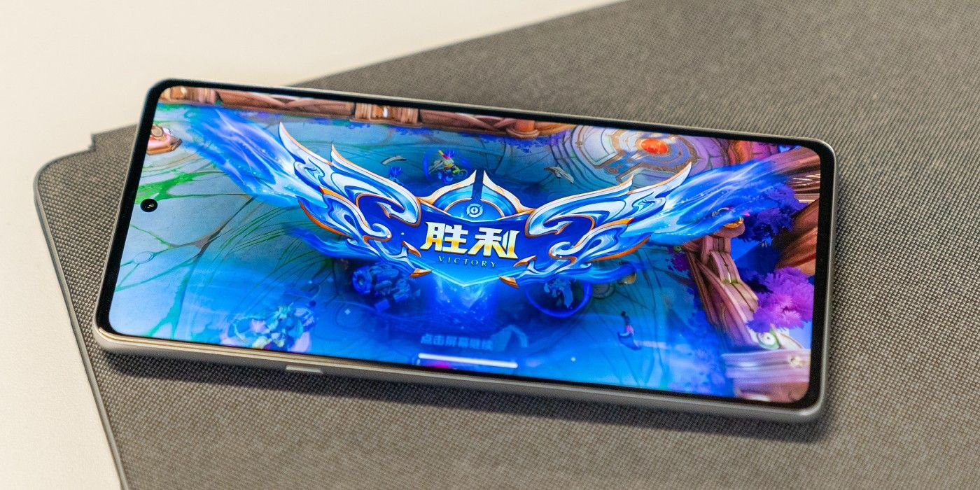 Moto Edge X30 será perfecto para tomar selfies y se cargará en un apuro